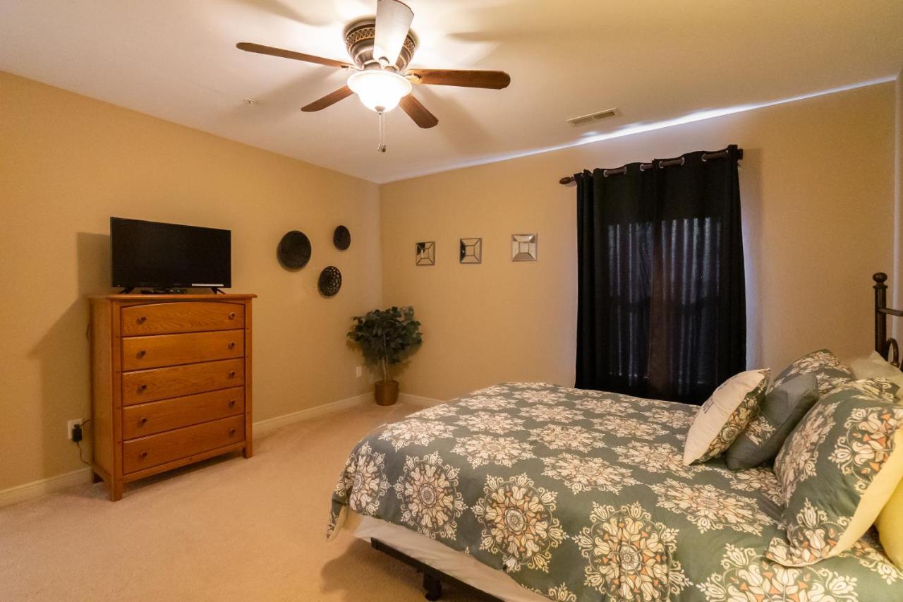 4Br Walk-In - Foosball Table - Hot Tub - Fire Pit - Free Tickets Included - Dv166 Бренсън Екстериор снимка